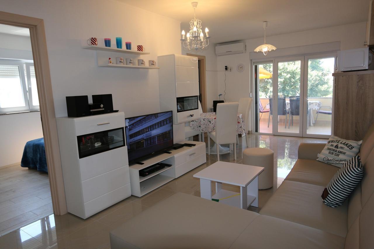Apartments Saramandic Šilo Buitenkant foto