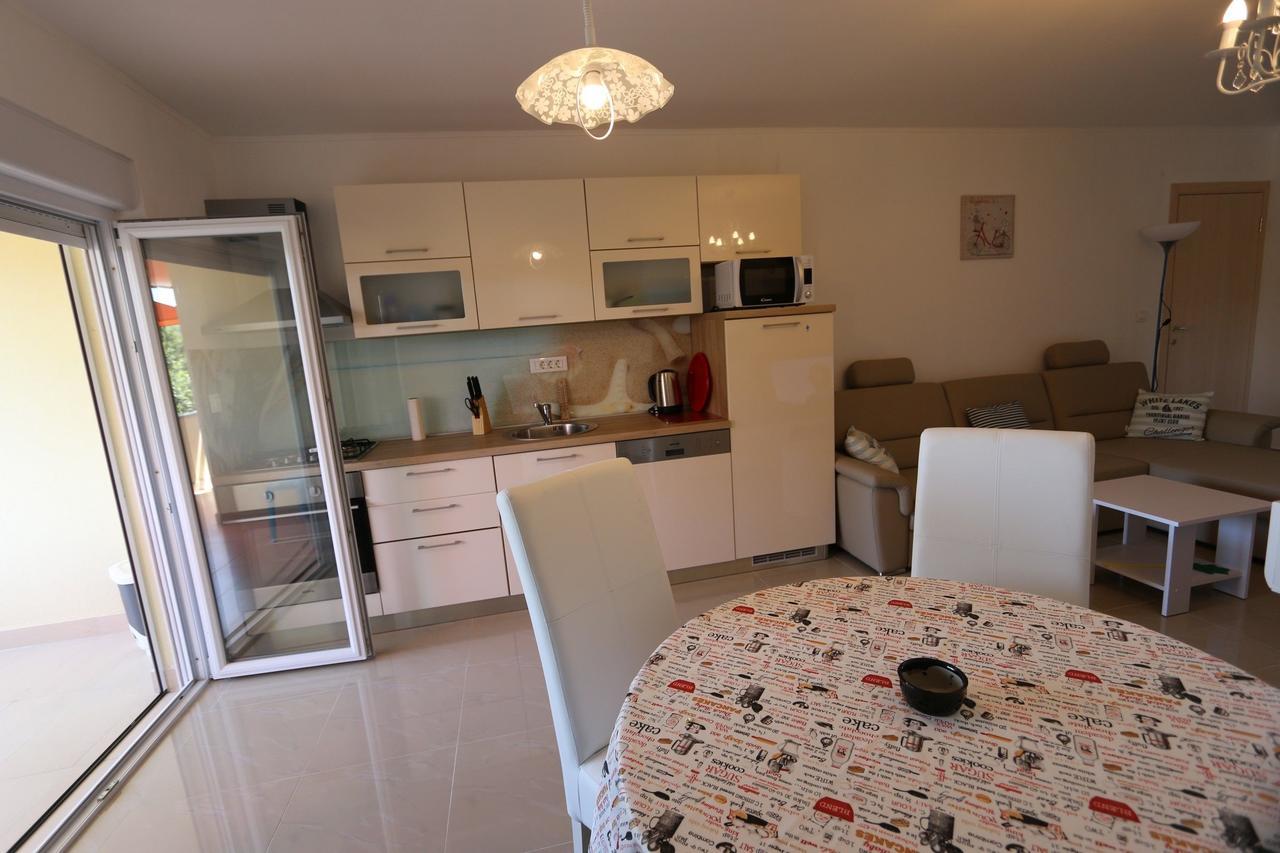 Apartments Saramandic Šilo Buitenkant foto